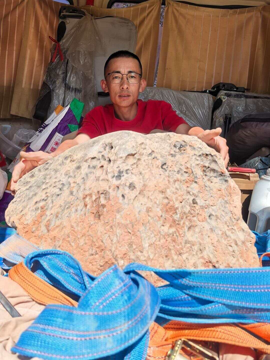 坠落广东的火流星被挖出 重423公斤命名为“茂名”