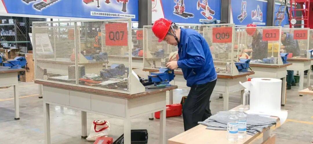 2025年“水泊智能杯”全市工业机器人行业职业技能竞赛在梁山县成功举办