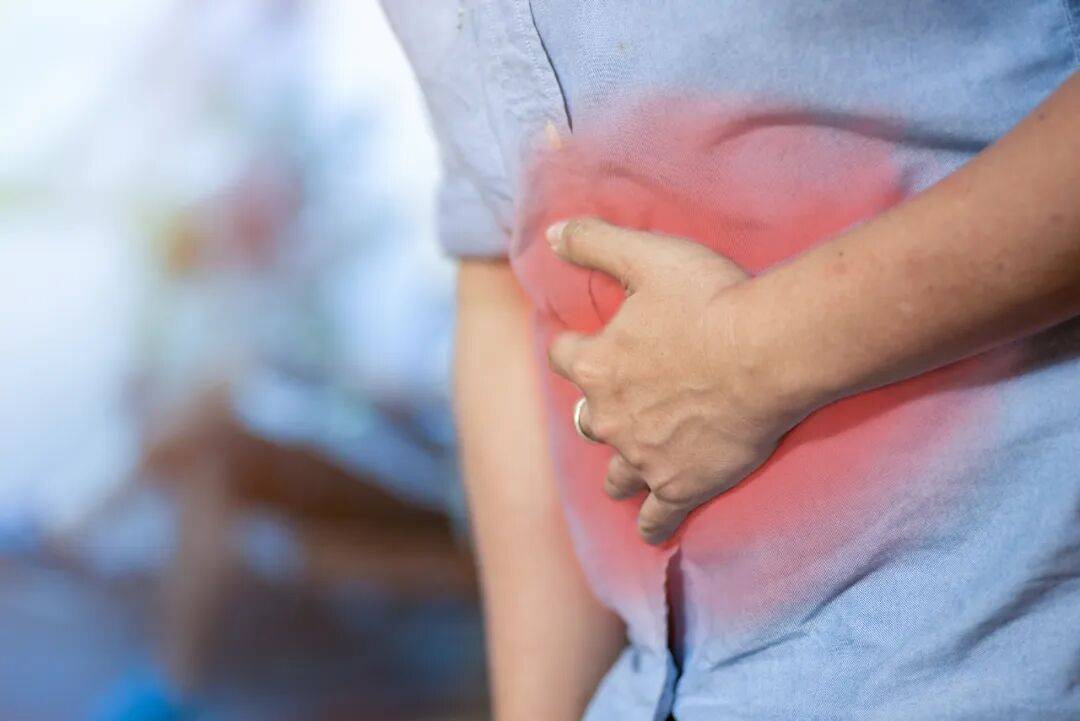 假期放纵饮食，32岁男子体内抽出“牛奶血”！紧急提醒