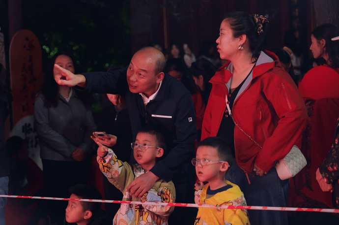 郑是金秋 月满商都｜城隍庙里过中秋，商城明月别样团圆