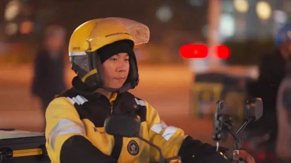湖北一男子创业失败负债百万，转行外卖骑手两年还清40万元，经常“不听劝”坚持高强度跑单，触发防疲劳机制被强制下线240次